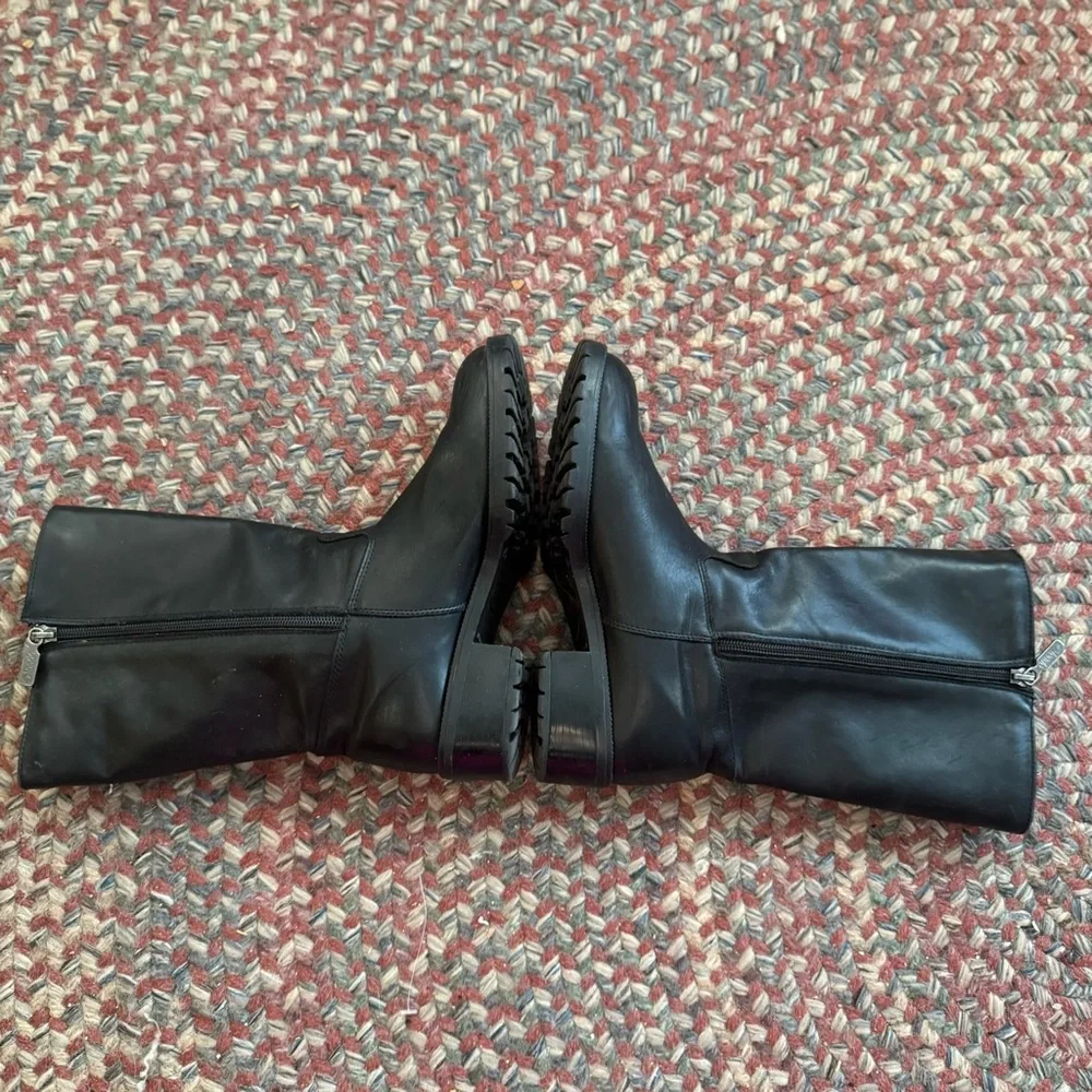 BLONDO Black Leather Boot